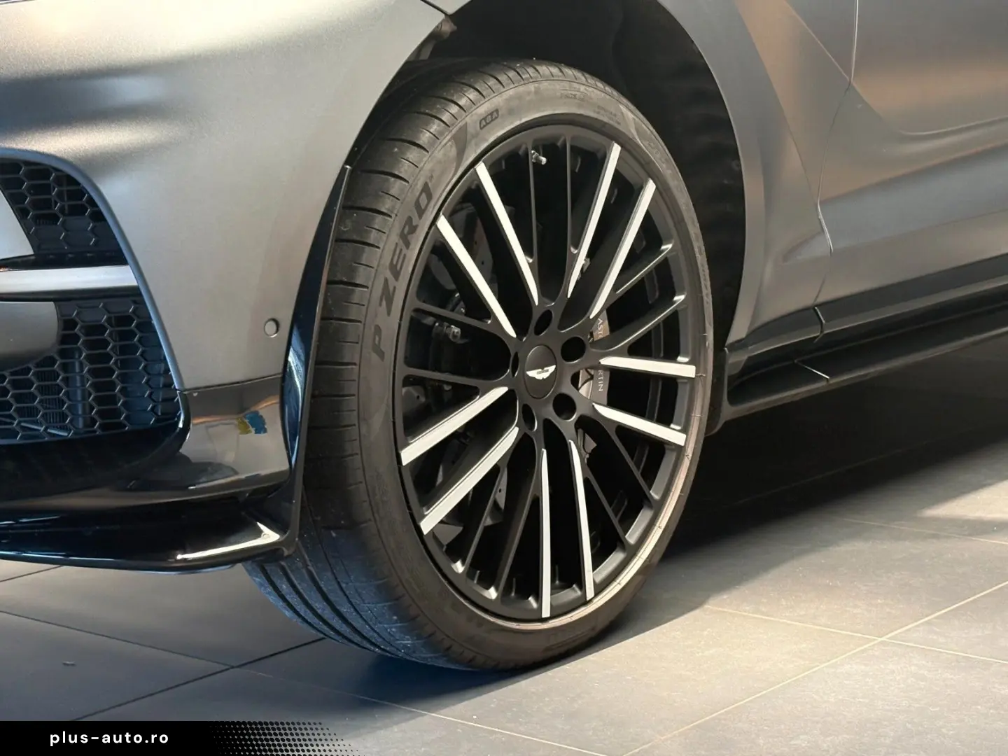 ASTON MARTIN DBX 707 - Q Satin Xenon Grey - Inspire Sport