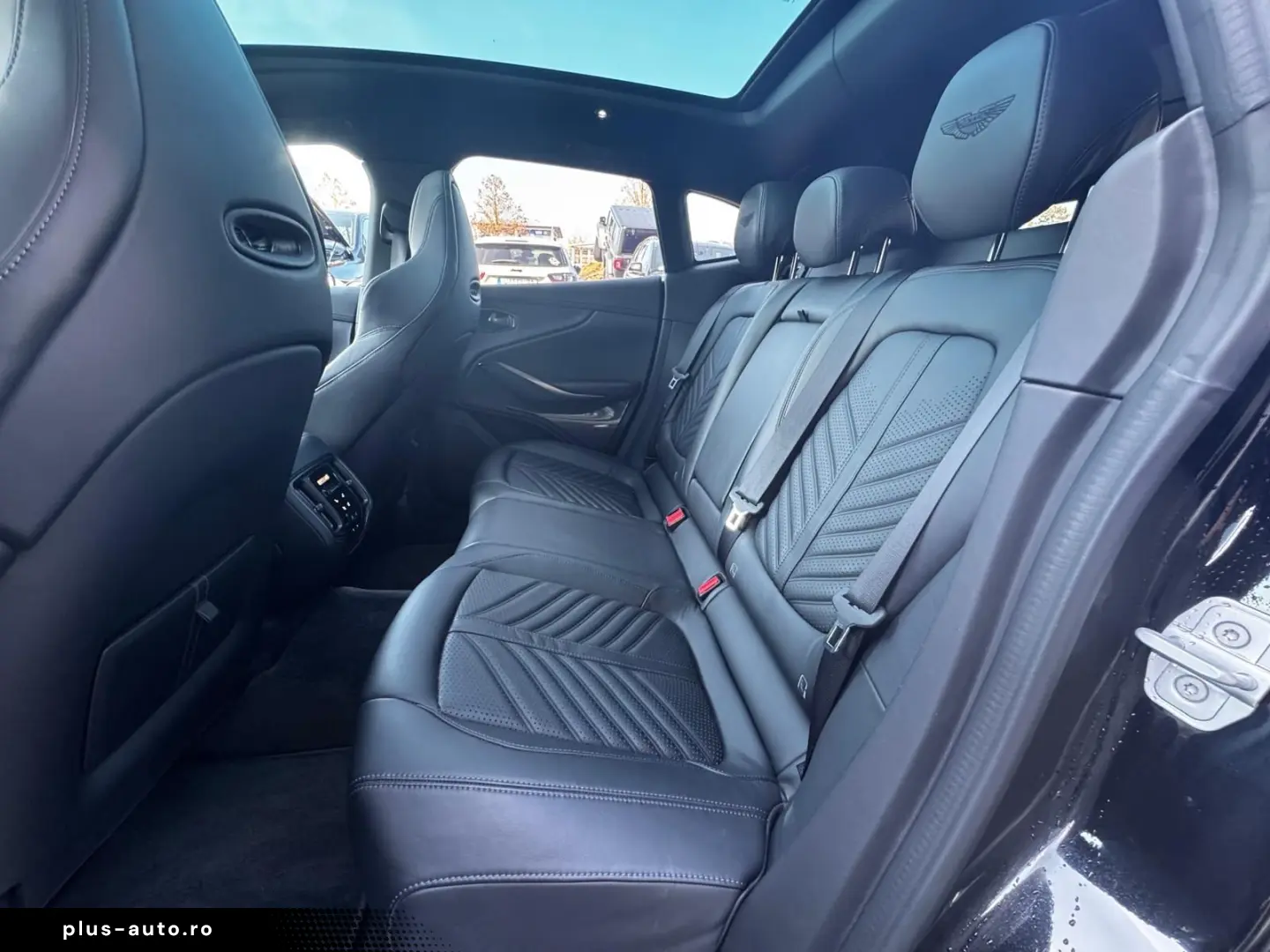 ASTON MARTIN DBX 707-4.0V8-23Zoll-B&O-Carbon-Voll-XPEL