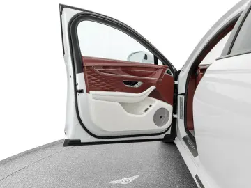 BENTLEY Flying Spur Speed   Naim for Bentley Soundsystem