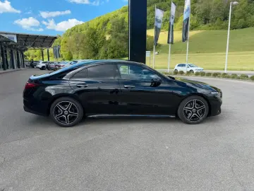 MERCEDES-BENZ CLA 200 AMG Burmester Multi-Beam Night Keyless