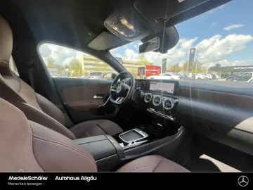 MERCEDES-BENZ CLA 200 AMG 18  Fahr-Assi Keyless Ambiente LED