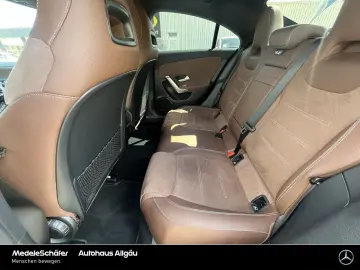 MERCEDES-BENZ CLA 200 AMG 18  Fahr-Assi Keyless Ambiente LED