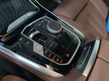 BMW X5 xDrive40d M Sport Standheizung AHK Harman K