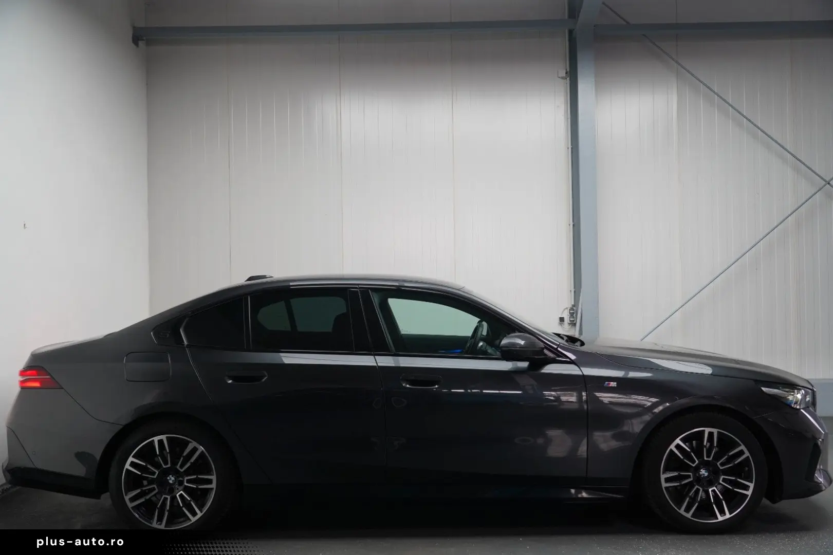 BMW 520d xDrive M Sport IconicGlow H&K 360 Ventil CARBON