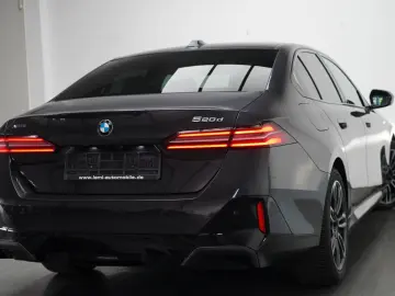 BMW 520d xDrive M Sport IconicGlow H&K 360 Ventil CARBON