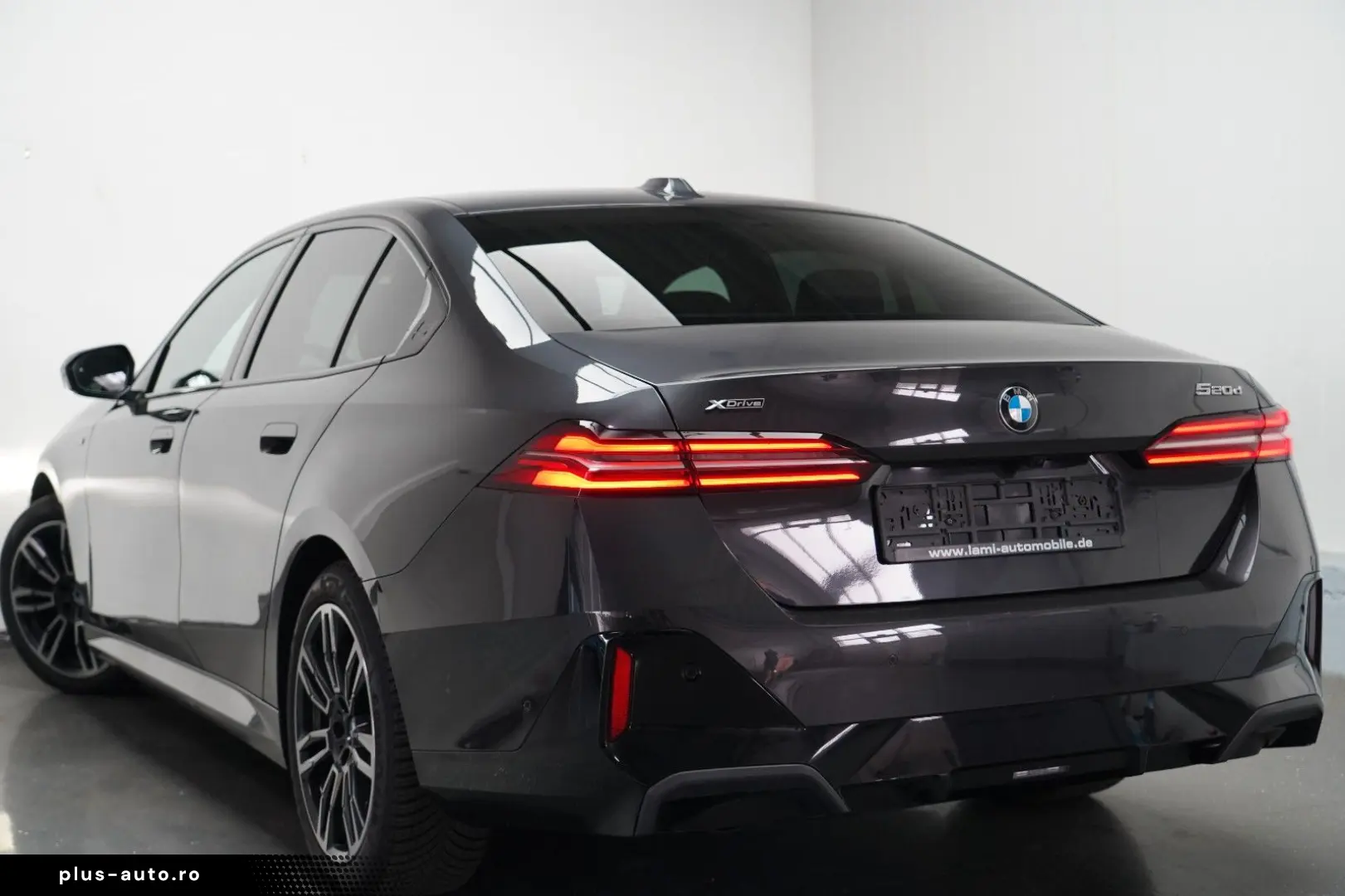 BMW 520d xDrive M Sport IconicGlow H&K 360 Ventil CARBON