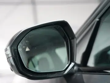 BMW 520d xDrive M Sport IconicGlow H&K 360 Ventil CARBON