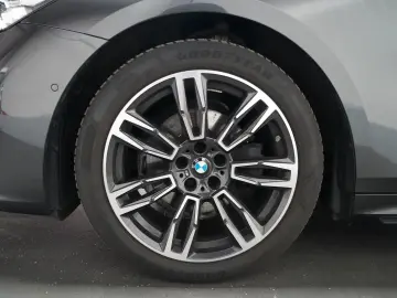 BMW 520d xDrive M Sport IconicGlow H&K 360 Ventil CARBON