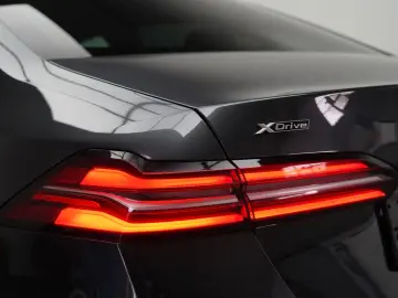 BMW 520d xDrive M Sport IconicGlow H&K 360 Ventil CARBON