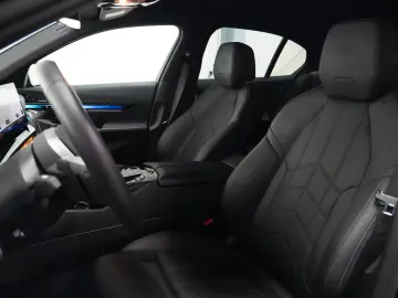 BMW 520d xDrive M Sport IconicGlow H&K 360 Ventil CARBON