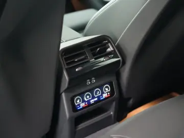 BMW 520d xDrive M Sport IconicGlow H&K 360 Ventil CARBON