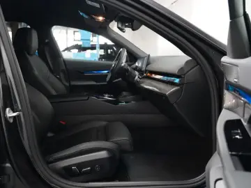 BMW 520d xDrive M Sport IconicGlow H&K 360 Ventil CARBON