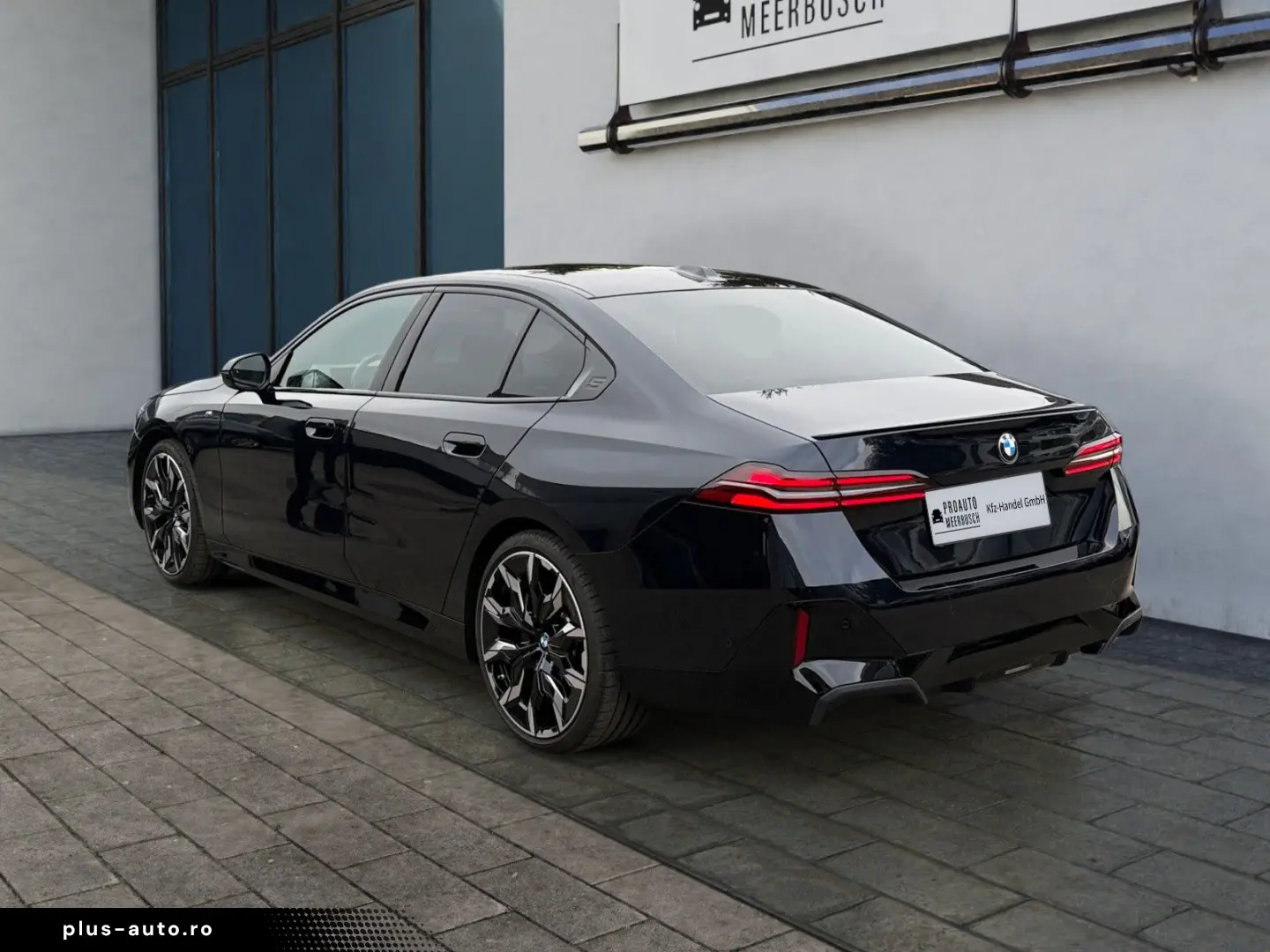 BMW 520d xDr MSp PRO Adaptive Susp IcGlow Ventil 360 DAProf