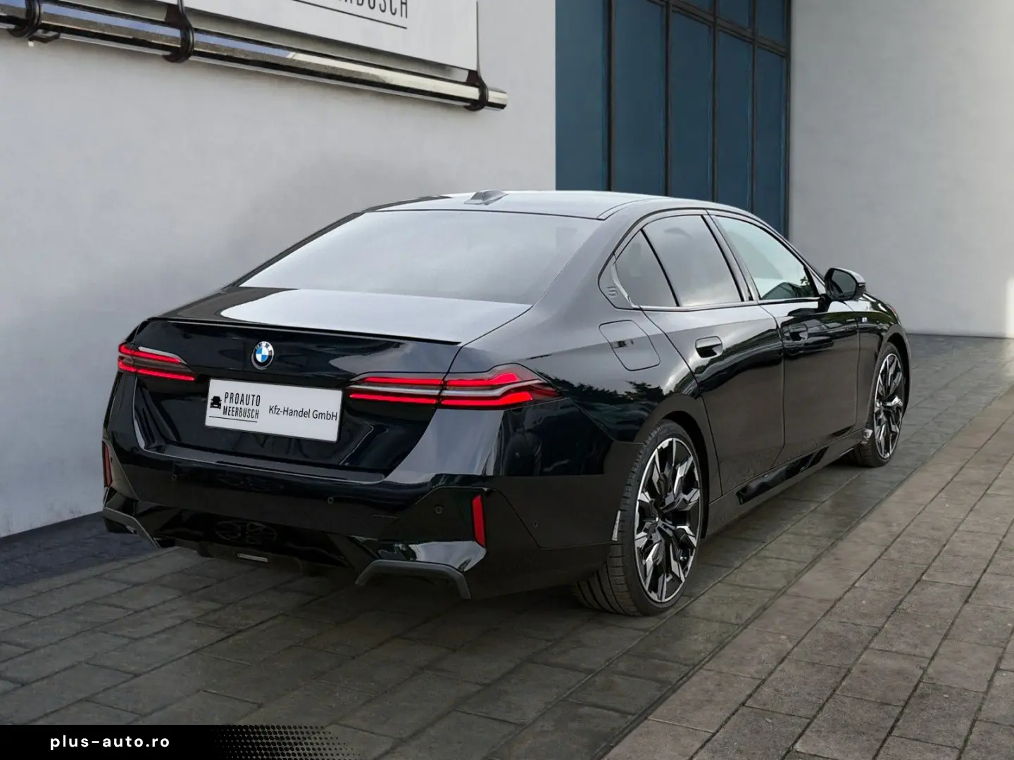 BMW 520d xDr MSp PRO Adaptive Susp IcGlow Ventil 360 DAProf