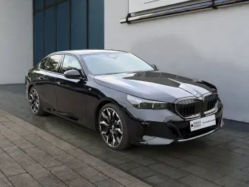 BMW 520d xDr MSp PRO Adaptive Susp IcGlow Ventil 360 DAProf