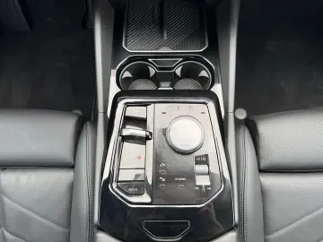 BMW 520d xDr MSp PRO Adaptive Susp IcGlow Ventil 360 DAProf