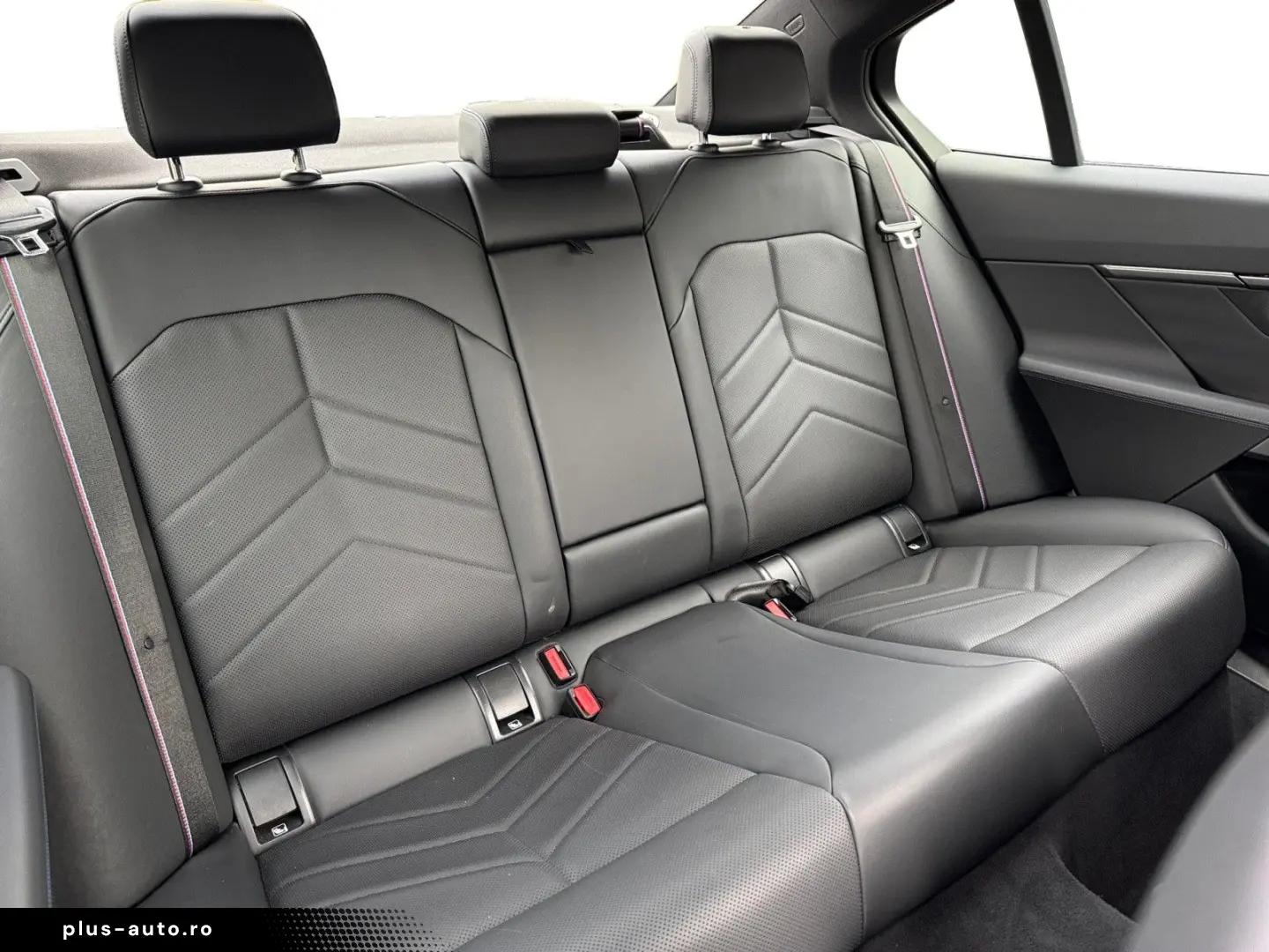 BMW 520d xDr MSp PRO Adaptive Susp IcGlow Ventil 360 DAProf