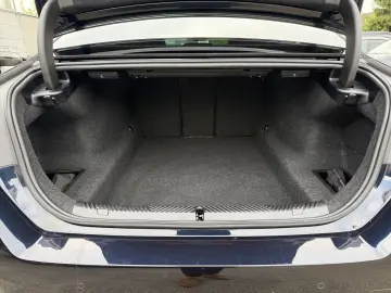 BMW 520d xDr MSp PRO Adaptive Susp IcGlow Ventil 360 DAProf