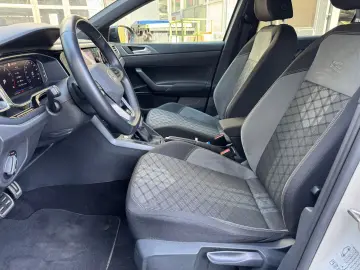 VW Taigo R-Line 1.0 TSI DSG BlackStyle Matrix Navi