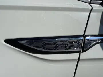 VW Taigo R-Line 1.0 TSI DSG BlackStyle Matrix Navi