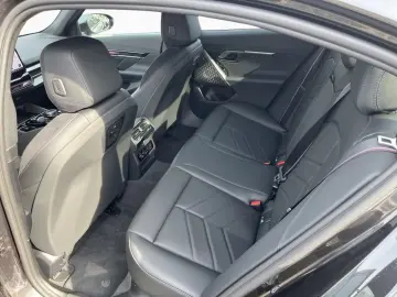 BMW 550e xDr MSp PRO AdaptiveSusp B&W IcGlow Ventil AuxHeat