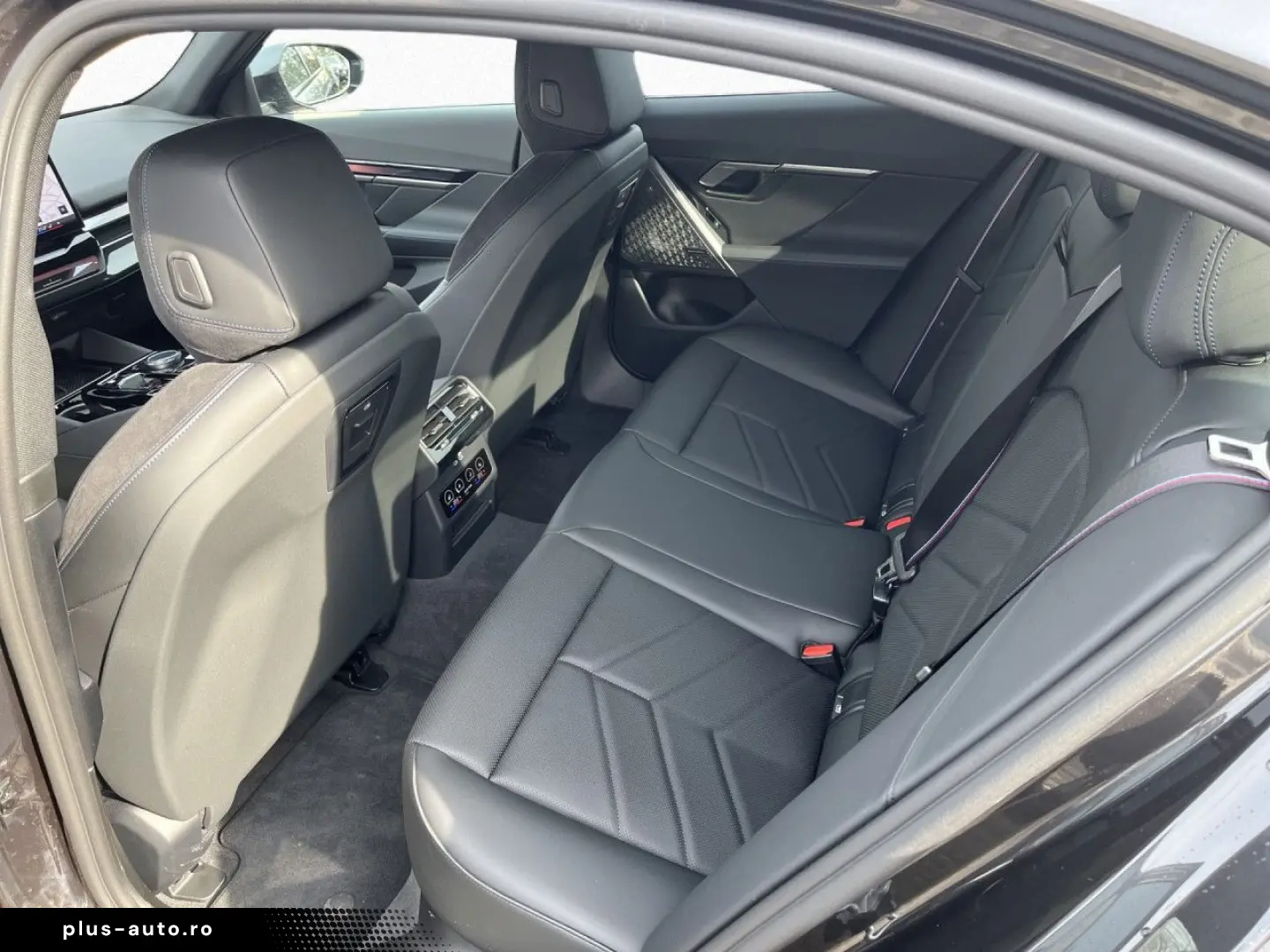 BMW 550e xDr MSp PRO AdaptiveSusp B&W IcGlow Ventil AuxHeat