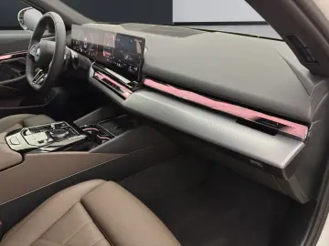 BMW 550e xDrive Limousine [M Sport  B&W Sound  AHK]