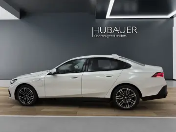 BMW 550e xDrive Limousine [M Sport  B&W Sound  AHK]