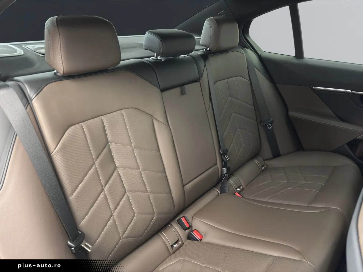 BMW 550e xDrive Limousine [M Sport  B&W Sound  AHK]