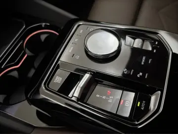 BMW 550e xDrive Limousine [M Sport  B&W Sound  AHK]