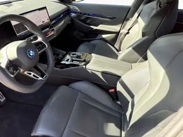 BMW 550e xDr MSp Pro B&W AdaptiveSusp Ventil 360 IcGlow