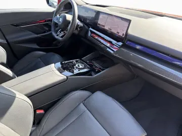 BMW 550e xDr MSp Pro B&W AdaptiveSusp Ventil 360 IcGlow