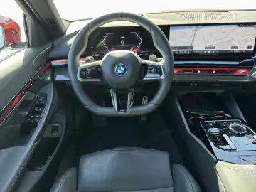 BMW 550e xDr MSp Pro B&W AdaptiveSusp Ventil 360 IcGlow