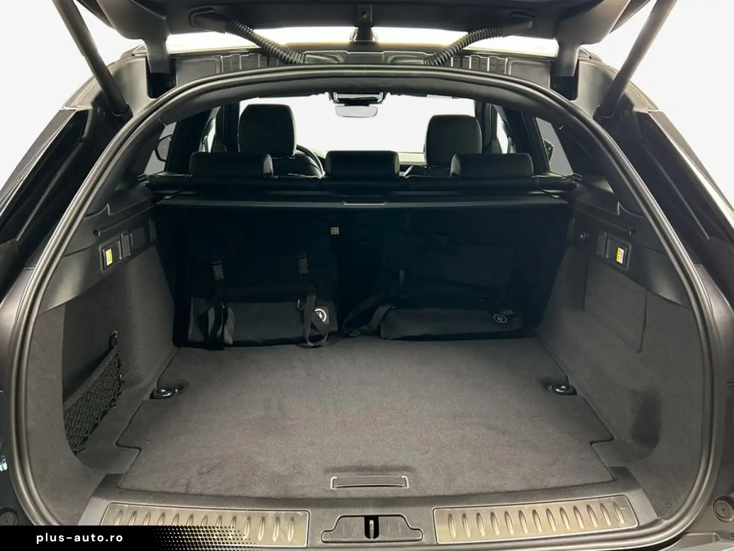 LAND ROVER Range Rover Velar P400e Dynamic SE