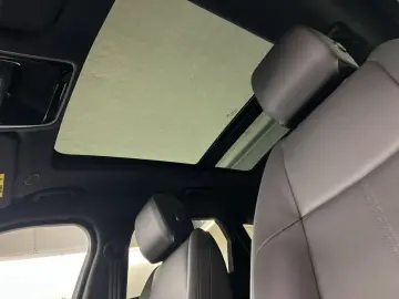 LAND ROVER Range Rover Velar P400e Dynamic SE