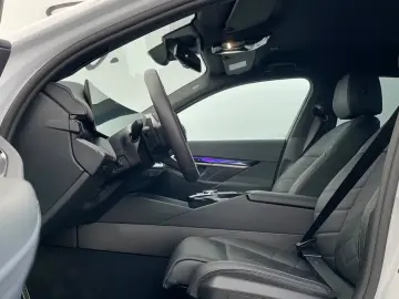 BMW 520i A Lim M-Sport LCPro ACCPro 360  HUD H&K