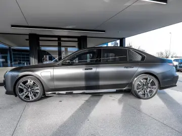 BMW 750e xDrive M Sport TV HUD PANO ACC 360 KAM RFK