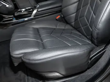 BMW 750e xDrive M Sport TV HUD PANO ACC 360 KAM RFK