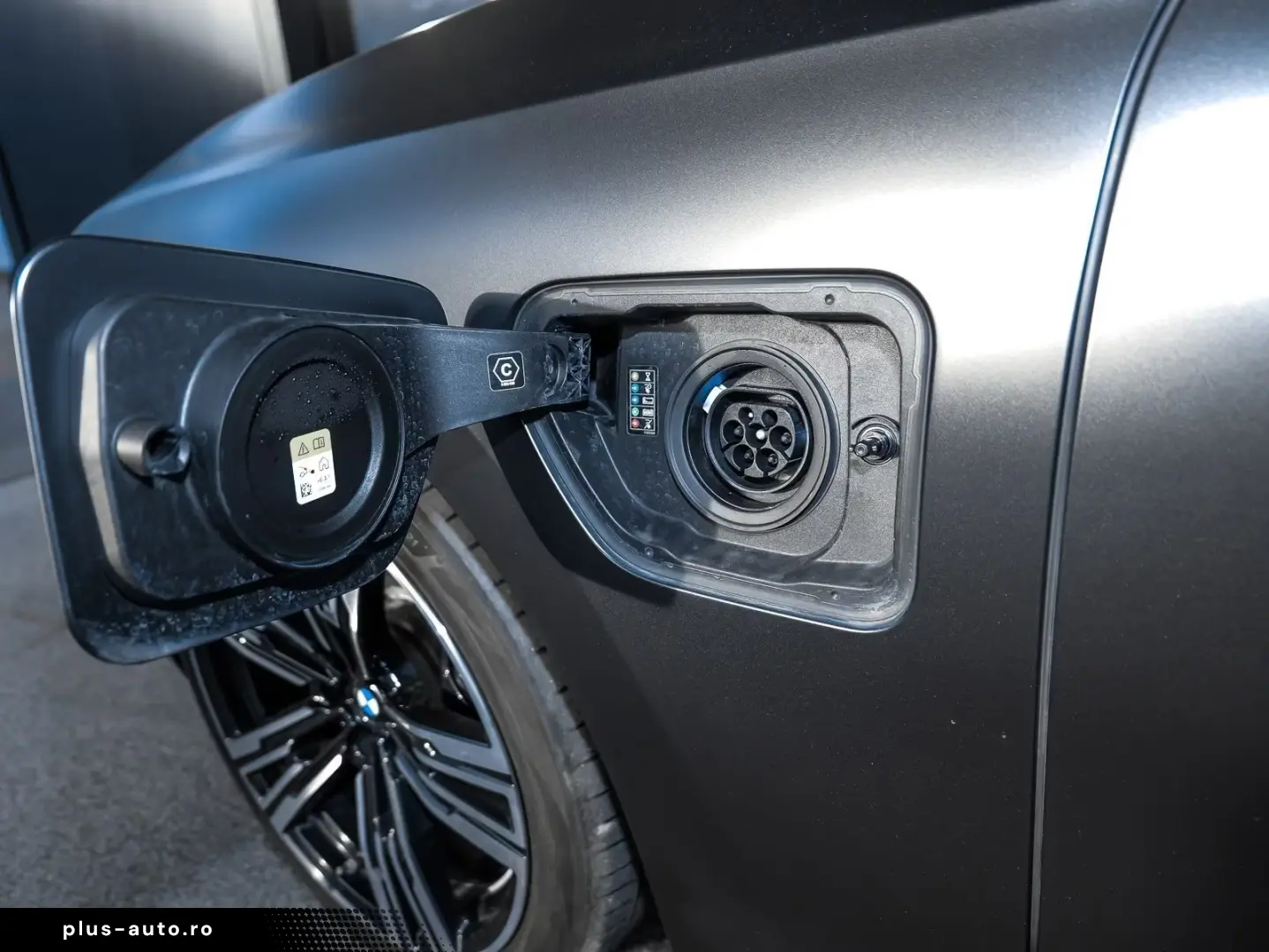 BMW 750e xDrive M Sport TV HUD PANO ACC 360 KAM RFK