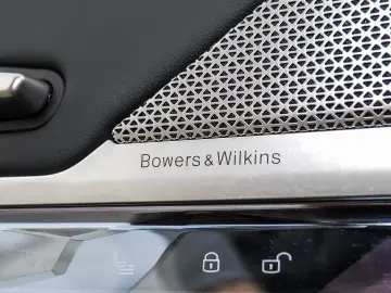 BMW 750e xDrive M Sport TV HUD PANO ACC 360 KAM RFK