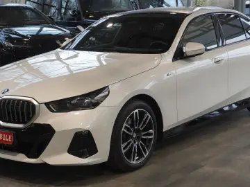 BMW 520 i  M Sport AHK HUD PANO