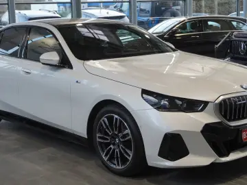 BMW 520 i  M Sport AHK HUD PANO