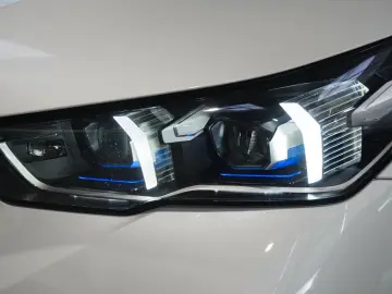 BMW 520 i  M Sport AHK HUD PANO