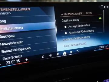 BMW 520 i  M Sport AHK HUD PANO