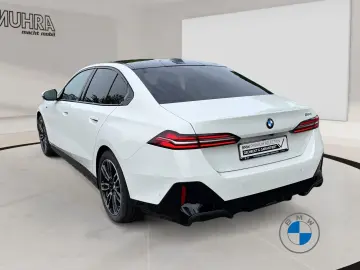 BMW 520i Limousine M Sport Pano AHK DA PA  HUD