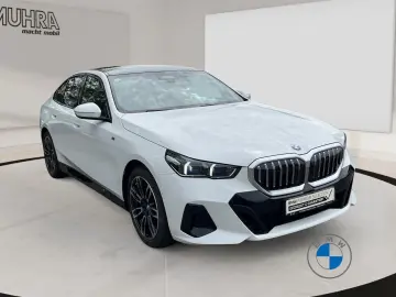 BMW 520i Limousine M Sport Pano AHK DA PA  HUD