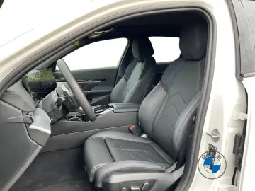 BMW 520i Limousine M Sport Pano AHK DA PA  HUD