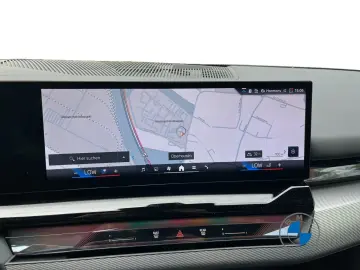 BMW 520i Limousine M Sport Pano AHK DA PA  HUD