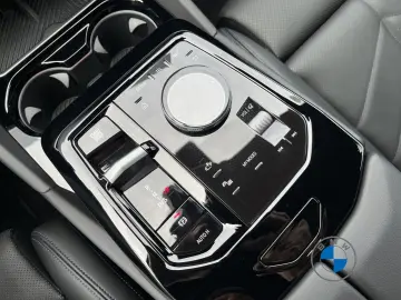 BMW 520i Limousine M Sport Pano AHK DA PA  HUD