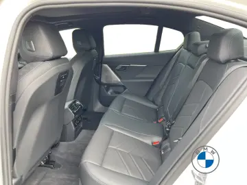 BMW 520i Limousine M Sport Pano AHK DA PA  HUD